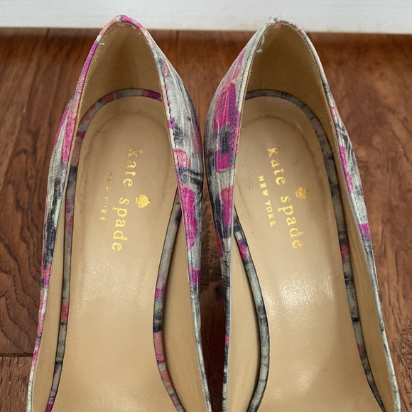 Kate Spade Abstract Print Heels - Picture 2 of 4
